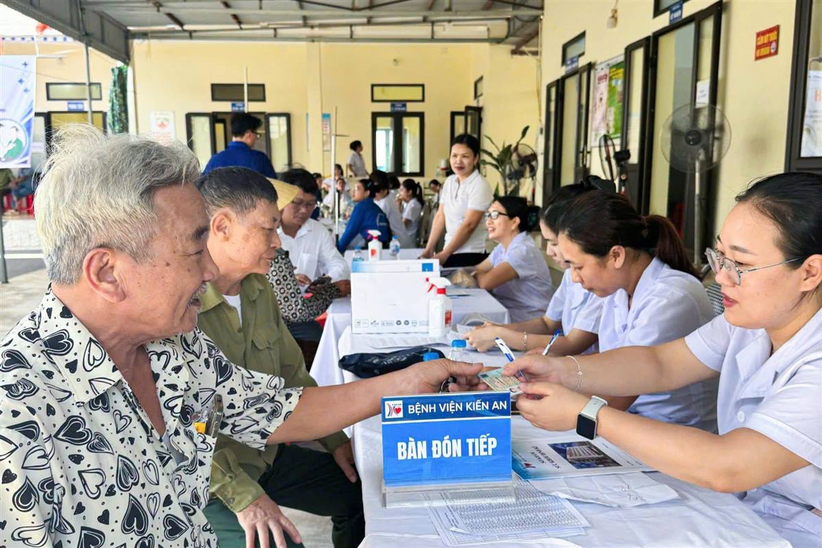 Quyết liệt triển khai đợt cao điểm “90 ngày tăng tốc - Về đích khám sức khỏe toàn dân năm 2026”: Phấn đấu hoàn thành 100% chỉ tiêu trước ngày 31/10/2026