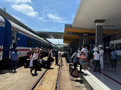 Từ ngày 1/5, người đi tàu có thể được giảm giá vé lên tới 35%