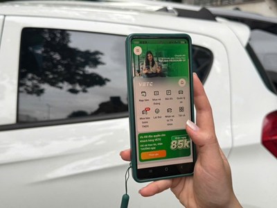 Lái xe cần có tài khoản giao thông để qua trạm thu phí