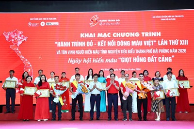 Tôn vinh, tri ân 62 gia đình và 260 cá nhân tiêu biểu trong phong trào hiến máu của thành phố
