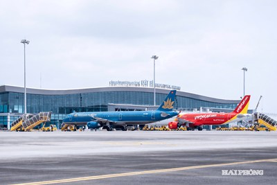 Trường hợp hủy chuyến bay hoặc từ chối vận chuyển, người vận chuyển có nghĩa vụ như thế nào đối với hành khách?